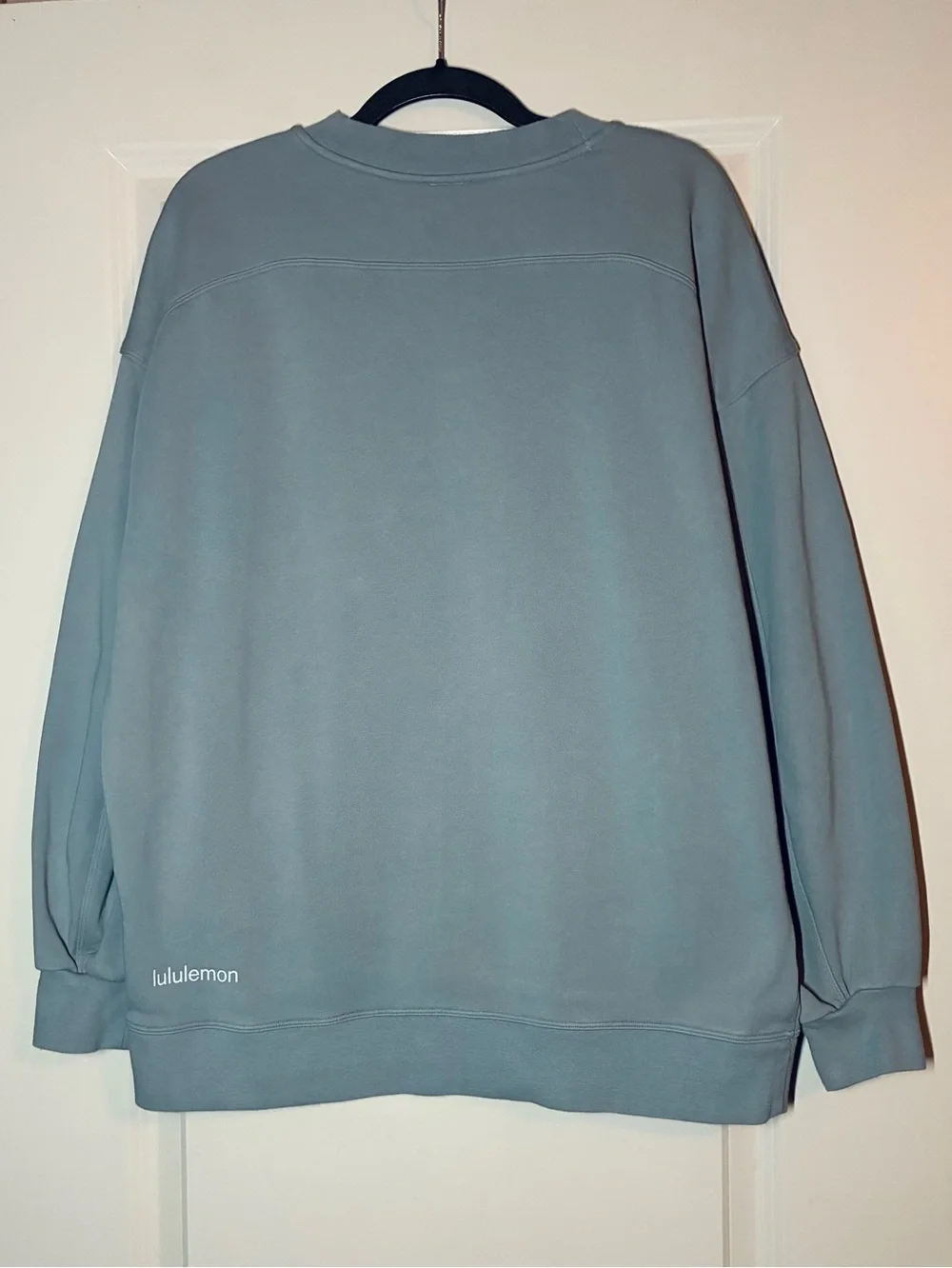 Lululemon Perfectly Oversized Crew *Graphic in Chambray Size 6/8